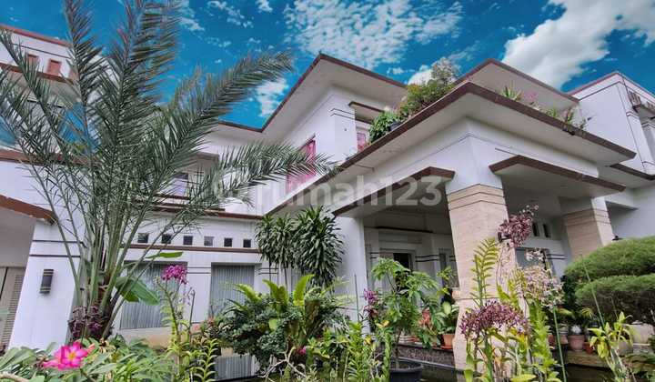 Rumah Mewah Dgn Private Pool View Gunung di Lokasi Terbaik di Sentul City