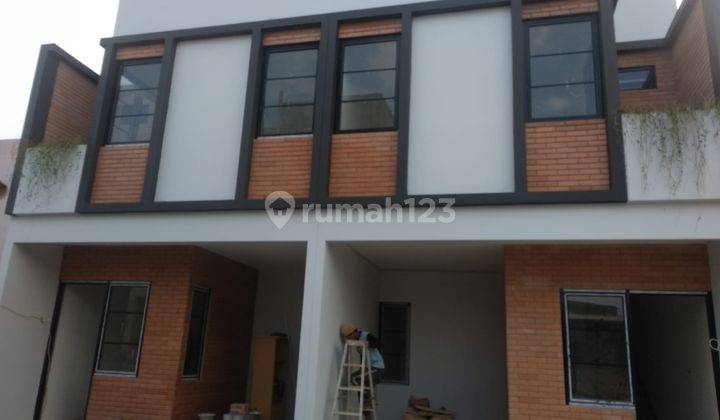 Rumah Dua Lantai 3 Kt Harga 1m an, Kebon Jeruk Jakbar 1