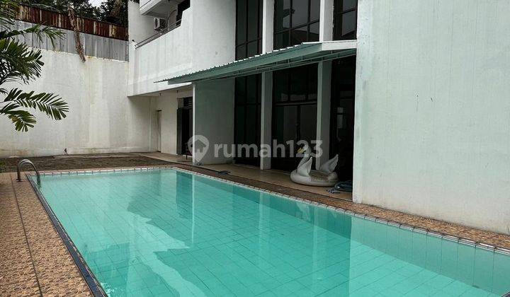 Rumah Dua Lantai Mewah Dengan Kolam Renang di Jl. Bangka Ii 1