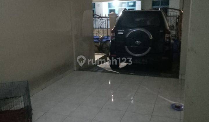 Rumah Dua Lantai Bagus di Jl. Alpukat Tanjung Duren 2