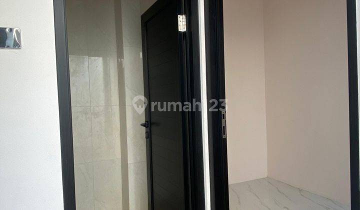 Rumah Dua Lantai Baru Semifurnished di Kavling Dki Meruya Utara 2