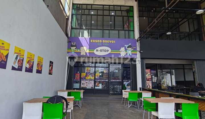 4.5-story shop house on Jalan Joglo Raya 2