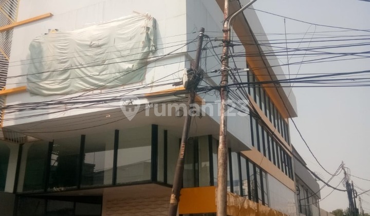 4-Storey Office Building on Jl. Jatinegara Barat Raya 4-Storey Office Building on Jl. Jatinegara Barat Raya