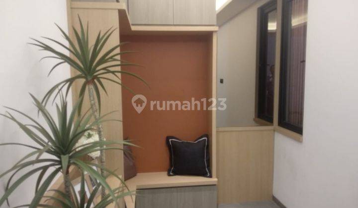 Rumah Tiga Lantai Baru di Permata Buana Jakarta Barat 2