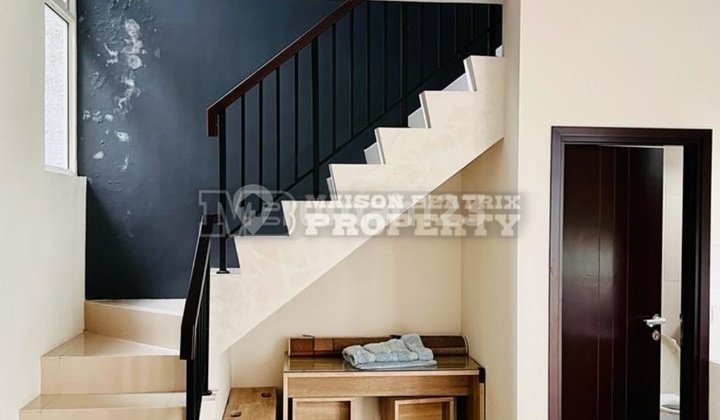 Nice 2-Story House in The Green Bsd 2