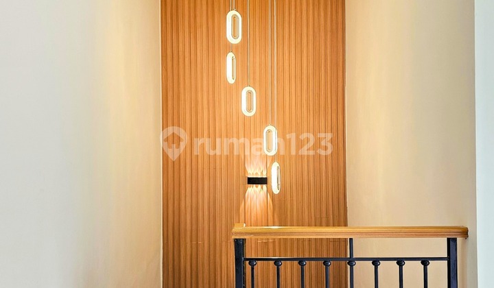 Rumah Bagus 2 Lantai Dekat Sekolah ,Pintu Tol Serpong Bsd 2