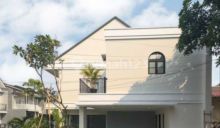 Luxury House with Independent Building Hook in Serpong BSD