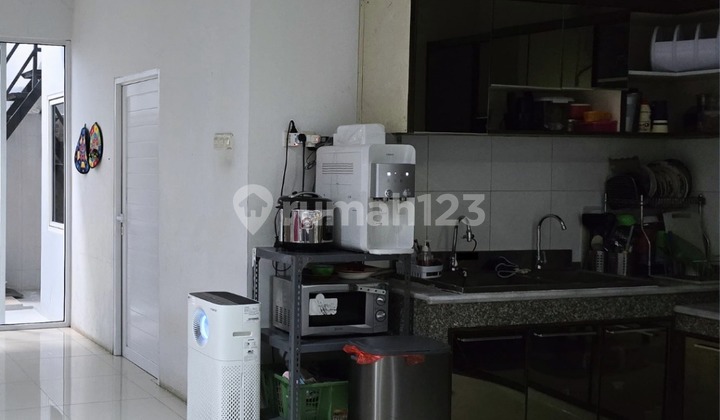 House on the Side of Kencana Loka Road, BSD 2