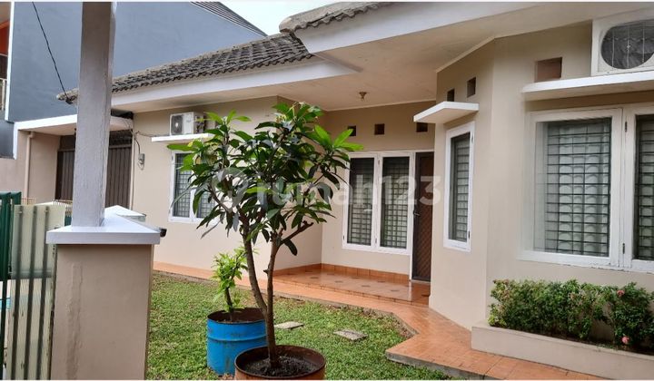 Rumah Bagus Siap Huni di Graha Bintaro . Rumah Bagus Siap Huni di Graha Bintaro .