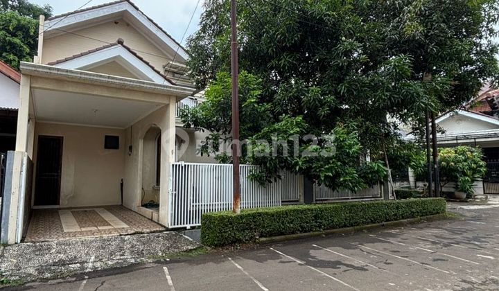 Nice House Ready to Live in Bintaro Sector 2