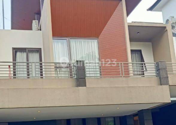 Dijual Rumah Siap Huni di Emerald Bintaro Bagus 1