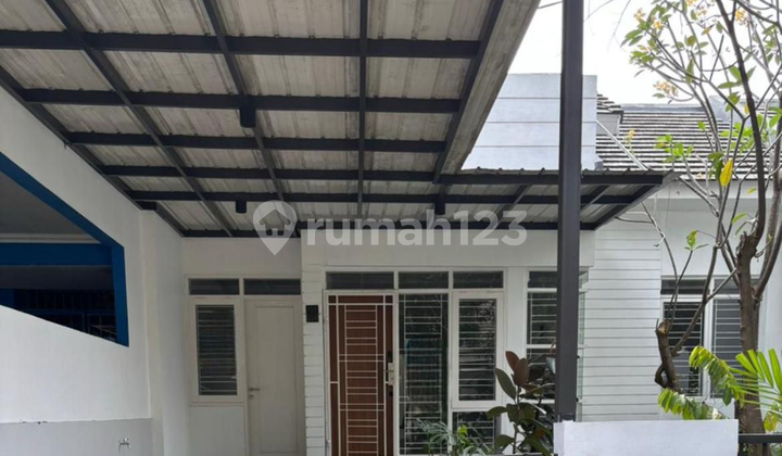 A Nice Ready-to-Live-In House in Vila Dago Pamulang 2