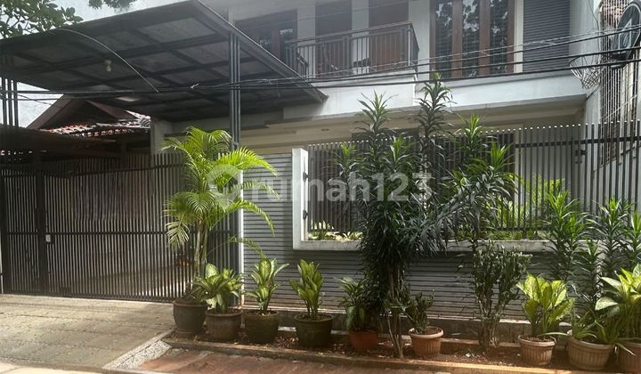 Rumah Bagus Siap Huni Di Pondok Indah .  2