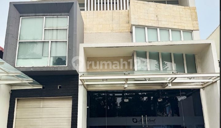 Bangunan Kantor 3 Lantai di BSD City