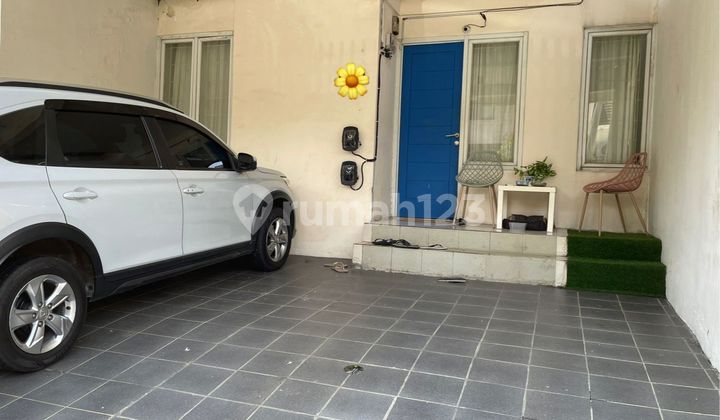 Beautiful House Ready to Live In at Cinere Green Valley