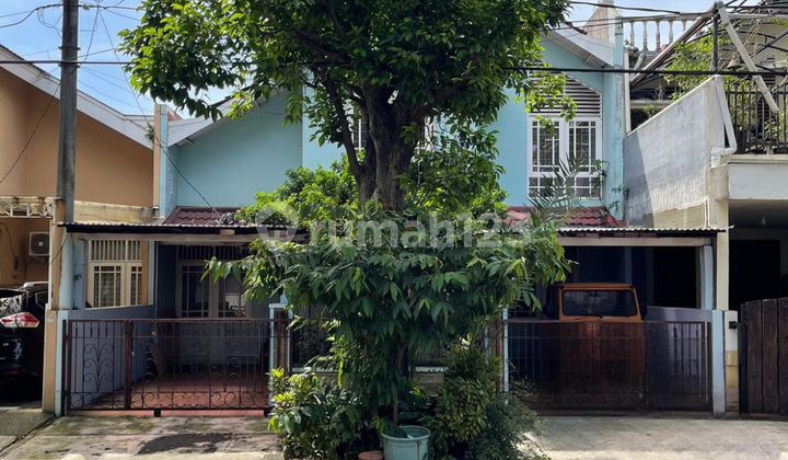 Nice House Ready to Live In Bintaro Sector 3