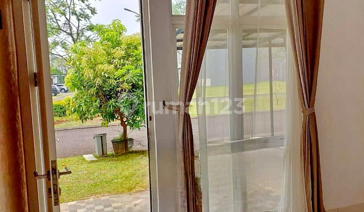 For Quick Sale: Luxury 2-Story House Priced at IDR 2.35 Billion in a Prime Location Facing the Park T1129