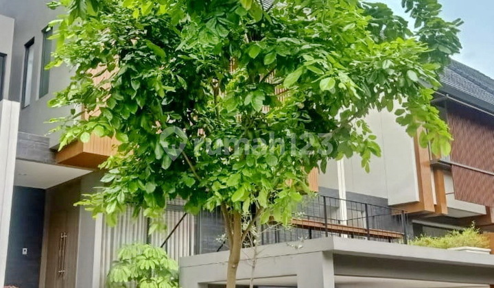 Rumah Rapi Depan Taman Greenwich Park BSD Tangerang Gp806