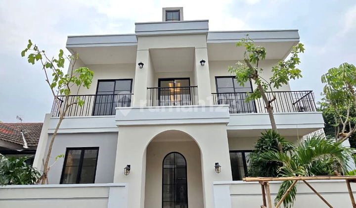 Rumah Huk Klasik Minimalis Kencana Loka BSD Tangerang KL223