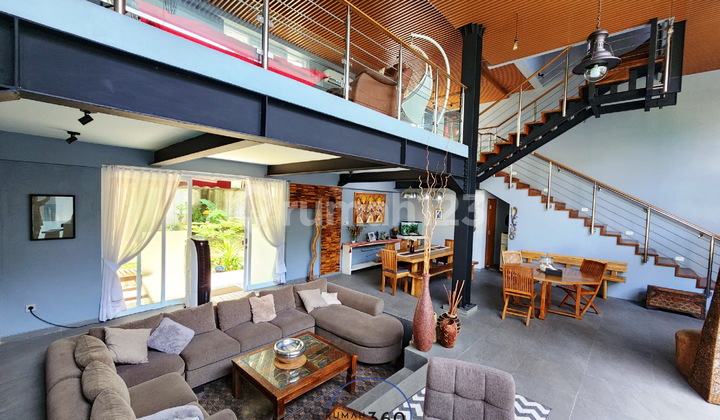 Rumah ala Villa Bali dengan Kolam Renang Foresta BSD Tangerang F3090 2