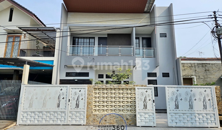 New Home with Swimming Pool Griya Loka BSD Tangerang GY287