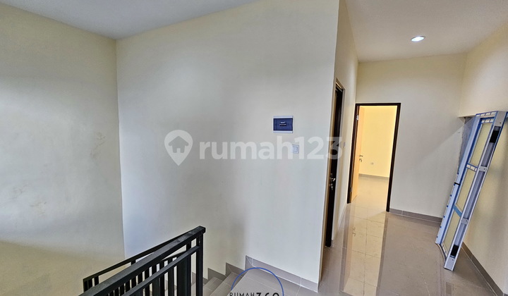 Rumah Baru Rapi Hadap Timur Alam Sutera Serpong A23118 2