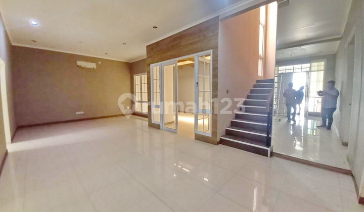 South-Facing House Menaggio Paramount Gading Serpong Tangerang MV09 2