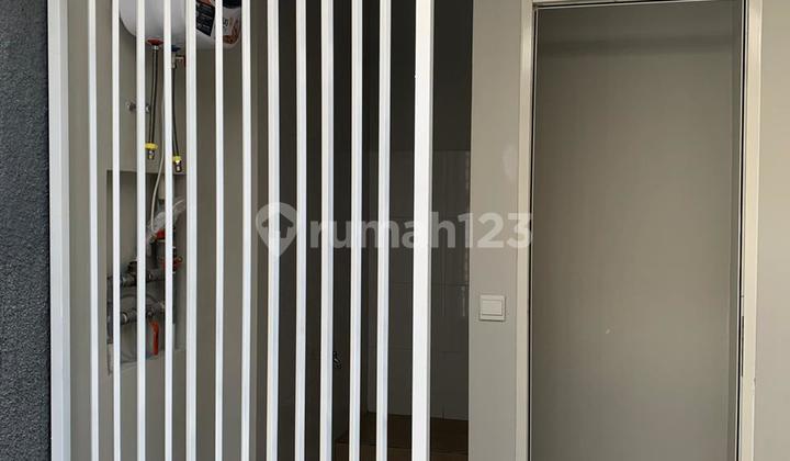 Rumah Nyaman 3 Kamar SHM Hadap Utara LT 162 - Investasi Ideal Rp 2,85 M 2