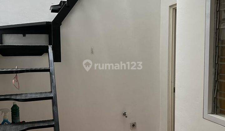 Disewakan Rumah Murah Rapi Siap Huni di Puri Mansion Sudah Renovasi Furnish 4x15 2