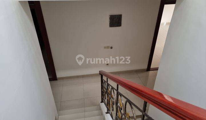 Disewakan Rumah Rapi Siap Huni di Green Mansion Furnish Full Renovasi 2