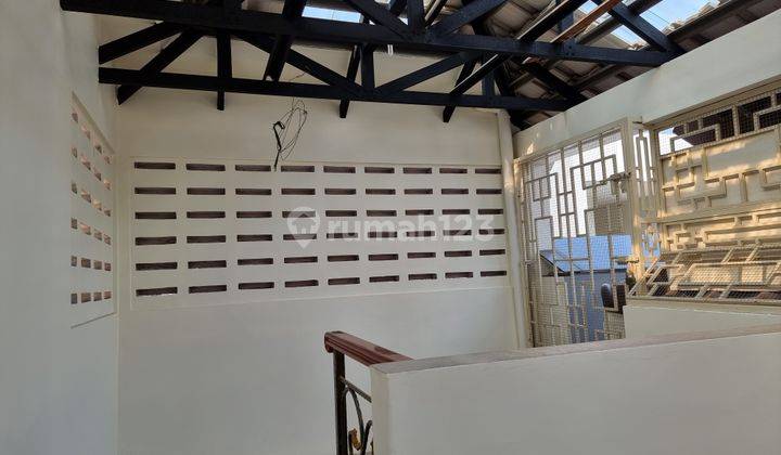 Disewakan Rumah Rapi Siap Huni di Green Mansion Furnish Full Renovasi 3