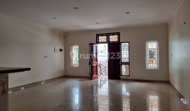 Disewakan Rumah Rapi Siap Huni di Green Mansion Furnish Full Renovasi 7