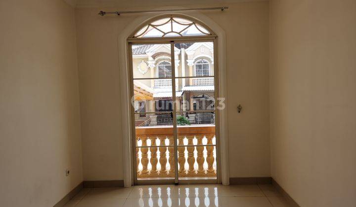 Disewakan Rumah Rapi Siap Huni di Green Mansion Furnish Full Renovasi 13