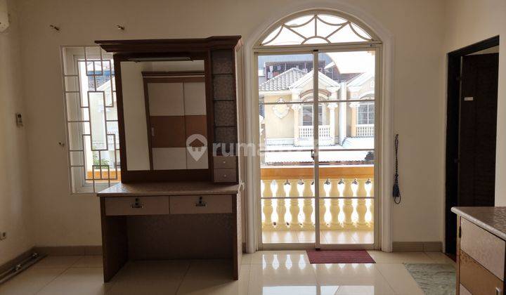 Disewakan Rumah Rapi Siap Huni di Green Mansion Furnish Full Renovasi 15