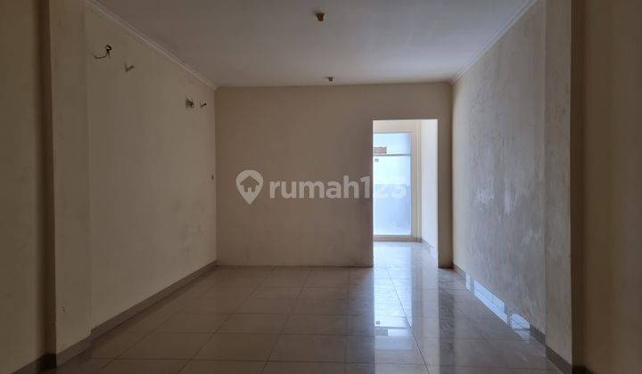 Disewakan Ruko Palm Crown Taman Surya 5 Rapi dan Siap Pakai luas 4x17 3