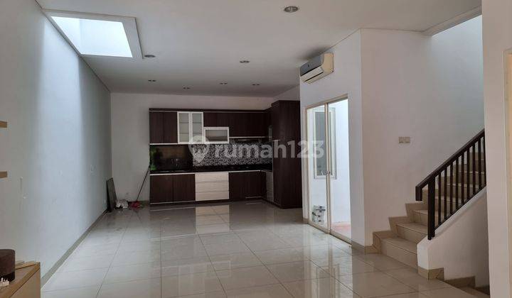 Disewakan Cepat Rumah di Puri Mansion Rapi Full Renovasi 8x17 1