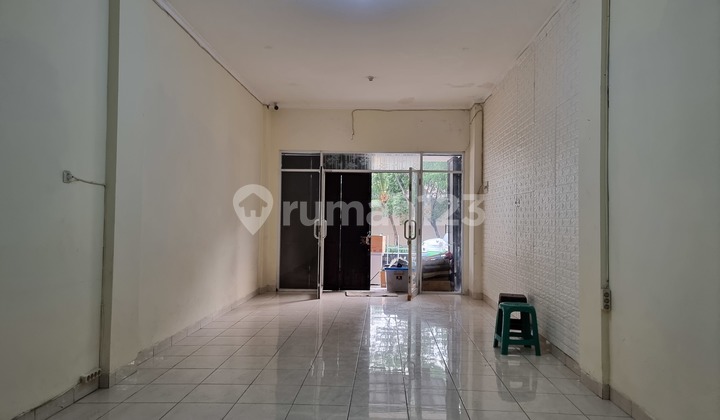 For Rent Quickly Neat Shop House in Taman Surya 5, Size 4x18, 3 Floors. 2