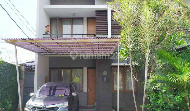 Rumah Apik Siap Huni di Setra Duta 2