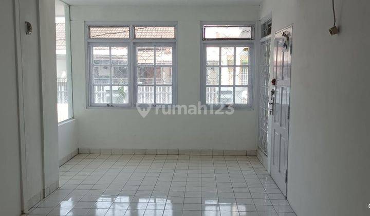 Disewakan Rumah 2 Lantai di Komplek Arcamanik