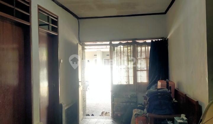 Rumah dengan Lahan Luas Nyaman untuk Tinggal, di Margahayu Bandung