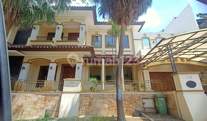 Rumah Di Raffles Hills Cibubur