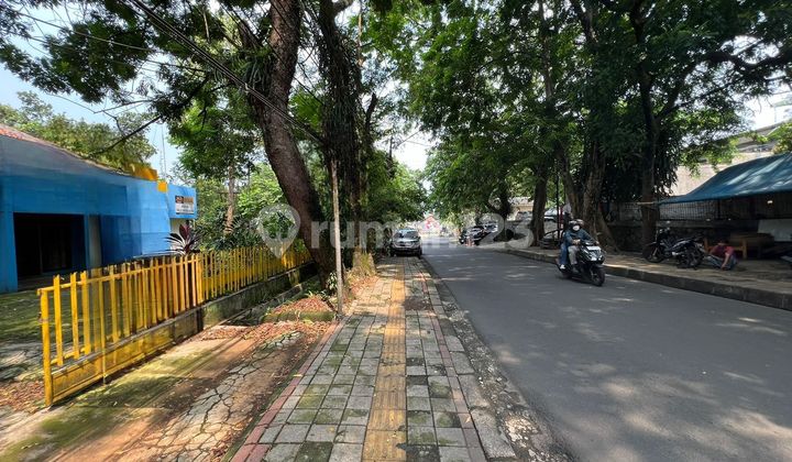 Land on Sancang Street, Bogor, 1,460 Meters with Building.