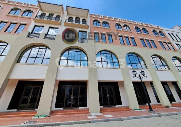 For Rent: 4 Adjacent Shophouses, 4 Floors in Sedayu City Kelapa Gading, North Jakarta For Rent: 4 Adjacent Shophouses, 4 Floors in Sedayu City Kelapa Gading, North Jakarta