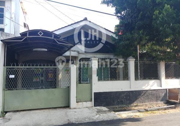Rumah di Jalan Sumbing Area Jakarta Selatan Rumah di Jalan Sumbing Area Jakarta Selatan