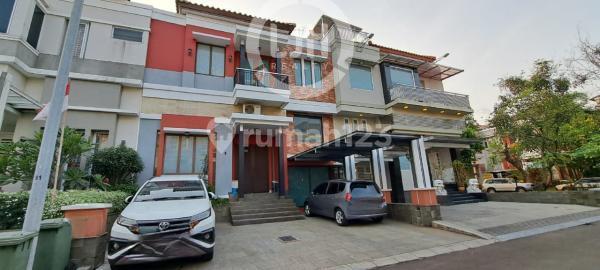 HOUSE IN GADING PARK VIEW AREA, KELAPA GADING, NORTH JAKARTA HOUSE IN GADING PARK VIEW AREA, KELAPA GADING, NORTH JAKARTA