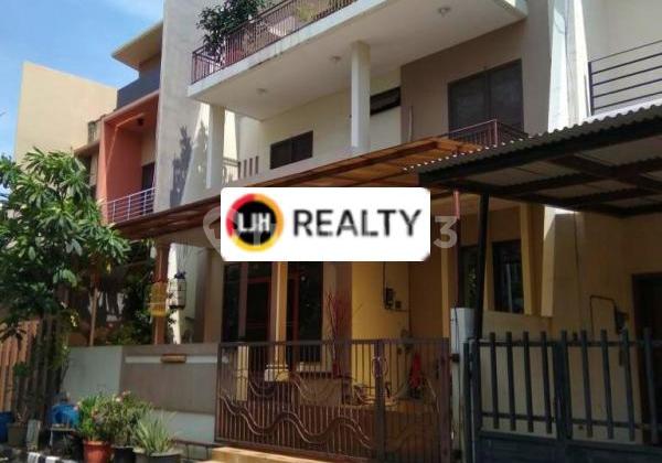 TIDY MOVE-IN READY HOUSE IN GRIYA INTI SENTOSA HOUSING ESTATE, SUNTER AREA, NORTH JAKARTA