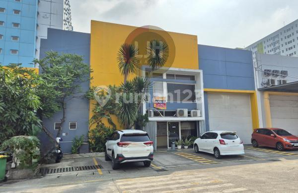 Dijual Gudang di Bizpark 2 Penggilingan Jakarta Timur Ada Lift Barang