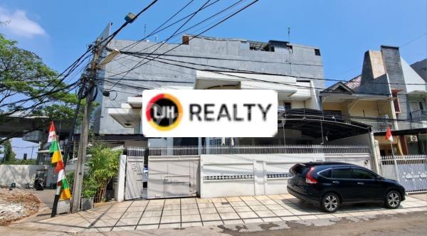RUMAH DI KELAPA PUAN TIMUR AREA KELAPA GADING JAKARTA UTARA