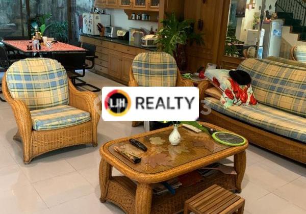 House on Janur Elok Street, Kelapa Gading Area, North Jakarta