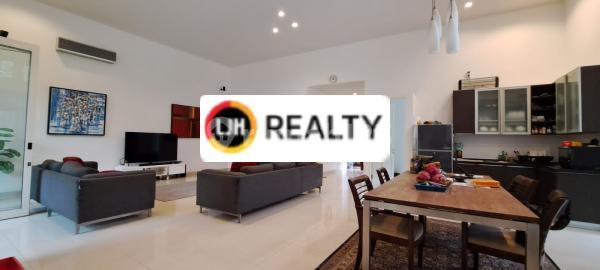 RUMAH VILLA CANTIK DI SENTUL CITY AREA JAWA BARAT